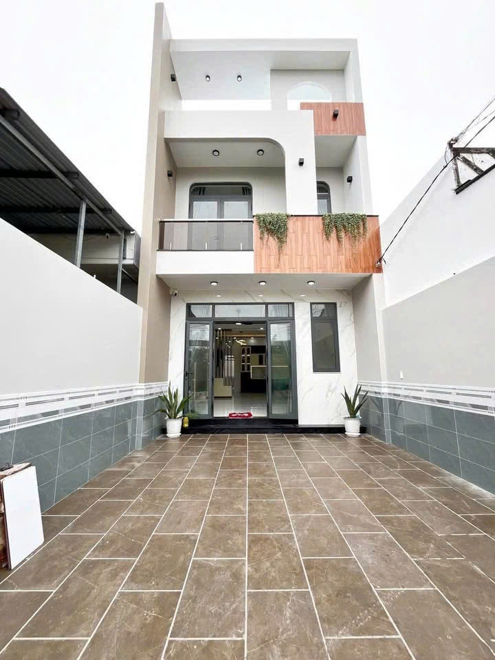 🔥 CHỦ NGỘP GIẢM MẠNH CĂN NHÀ LẦU 200TR. CHỈ CÒN 1,85 TỶ.