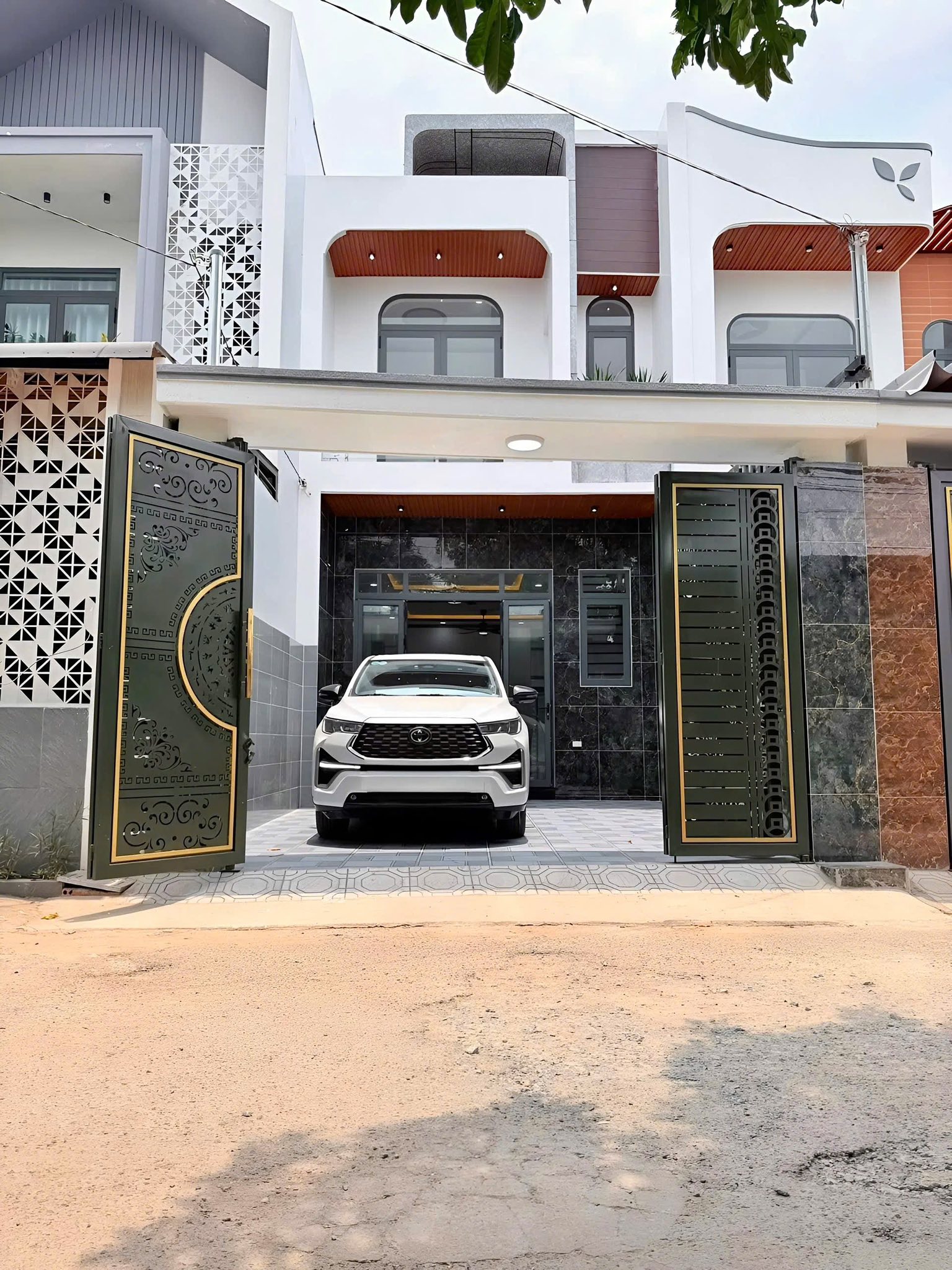 Chủ định cư nước ngoài bán gấp lại căn nhà lầu thổ cư